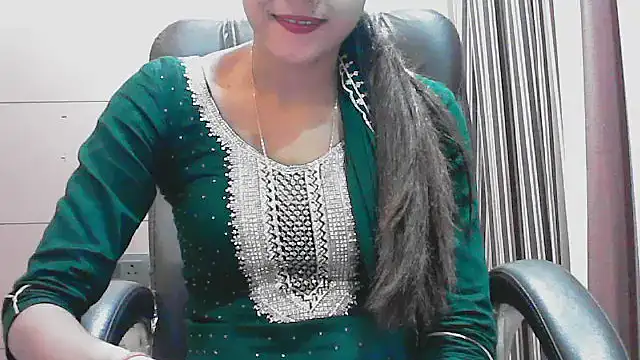 collage hoty online show from October 13, 2025, 4:52 pm