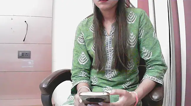 collage hoty online show from March 12, 2025, 4:56 pm