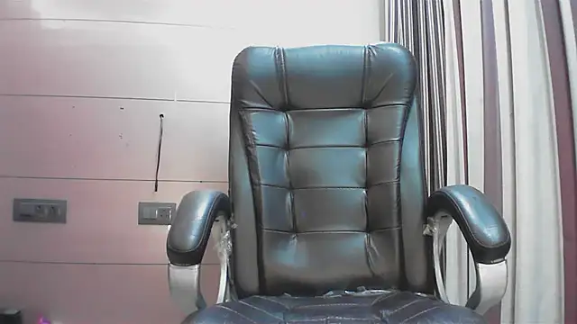 Snapshot of collage_hoty chatting on November 21, 2025, 4:50 pm collage hoty online show from November 21, 2025, 4:50 pm