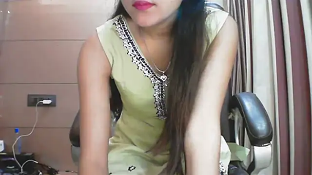 Snapshot of collage_hoty chatting on November 26, 2025, 5:35 pm collage hoty online show from November 26, 2025, 5:35 pm