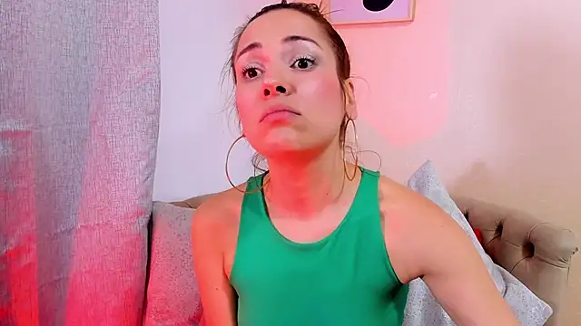 camilawm19 online show from February 1, 2025, 7:15 am