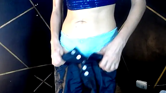 camilawm19 online show from April 4, 2026, 11:11 pm