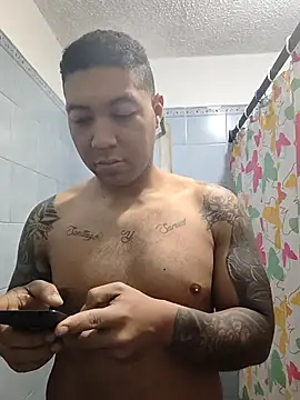 Morenocosta12 online show from November 5, 2025, 2:31 pm