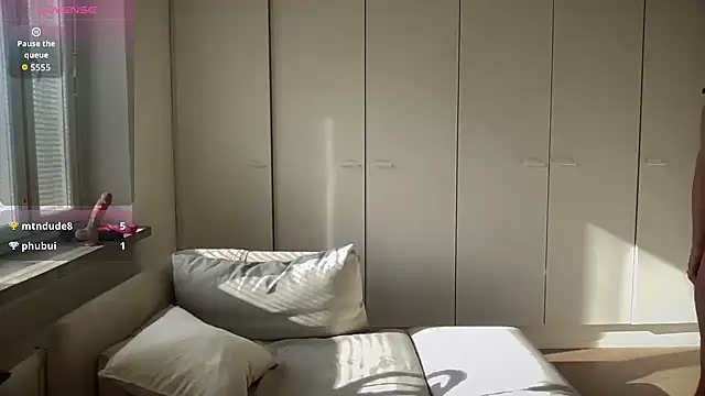 MilkyHoneyLullabies online show from March 23, 2026, 12:49 pm