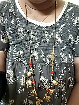 Snapshot of gaurika18 chatting on November 27, 2025, 3:29 am gaurika18 online show from November 27, 2025, 3:29 am