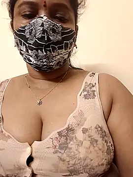 Snapshot of gaurika18 chatting on February 17, 2026, 4:10 am gaurika18 online show from February 17, 2026, 4:10 am