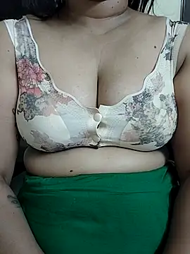 Snapshot of gaurika18 chatting on January 13, 2026, 10:57 pm gaurika18 online show from January 13, 2026, 10:57 pm