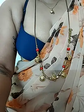 Snapshot of gaurika18 chatting on December 2, 2025, 11:06 pm gaurika18 online show from December 2, 2025, 11:06 pm