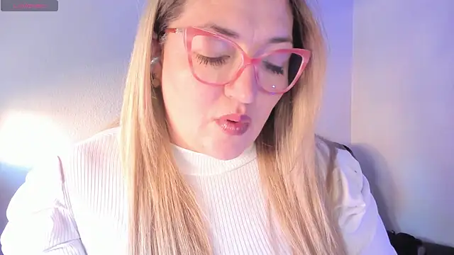 Naty Mature  online show from March 31, 2026, 5:15 pm