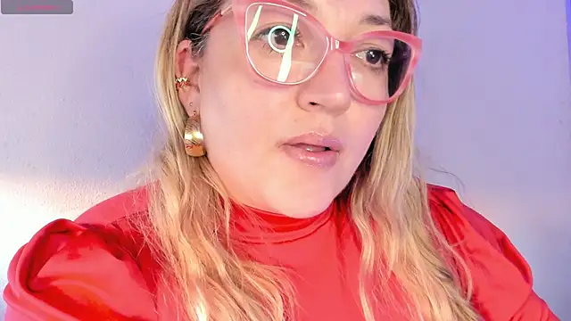 Naty Mature  online show from April 15, 2026, 6:23 pm