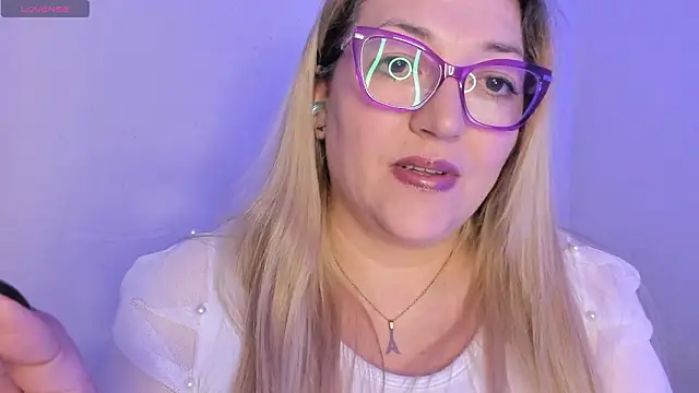 Naty Mature  online show from March 11, 2026, 7:19 pm