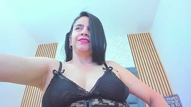 Snapshot of candela_collinss chatting on January 14, 2025, 1:28 pm candela collinss online show from January 14, 2025, 1:28 pm