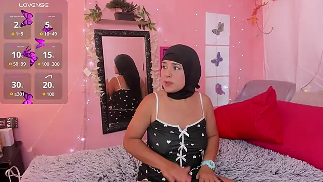 Snapshot of AliaAsad chatting on December 1, 2025, 12:28 pm AliaAsad online show from December 1, 2025, 12:28 pm