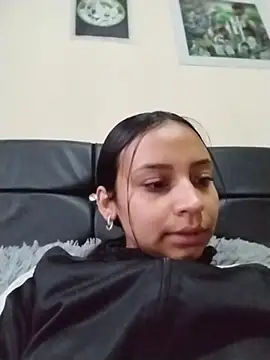 emma ambar online show from November 21, 2025, 7:35 pm