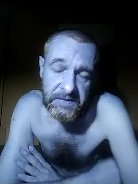 Snapshot of Andrzej-M chatting on September 20, 2025, 9:42 pm Andrzej-M online show from September 20, 2025, 9:42 pm