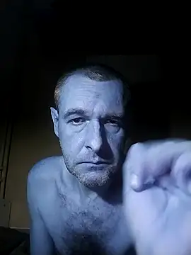 Snapshot of Andrzej-M chatting on September 24, 2025, 12:51 am Andrzej-M online show from September 24, 2025, 12:51 am