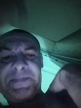 Snapshot of Andrzej-M chatting on September 23, 2025, 12:39 am Andrzej-M online show from September 23, 2025, 12:39 am