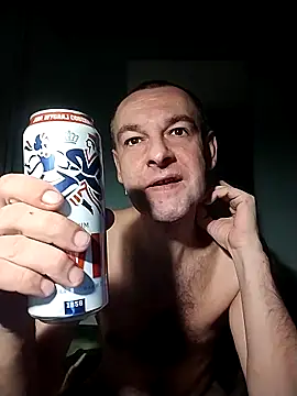 Snapshot of Andrzej-M chatting on November 8, 2025, 11:19 pm Andrzej-M online show from November 8, 2025, 11:19 pm