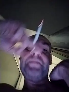 Snapshot of Andrzej-M chatting on November 2, 2025, 12:59 am Andrzej-M online show from November 2, 2025, 12:59 am