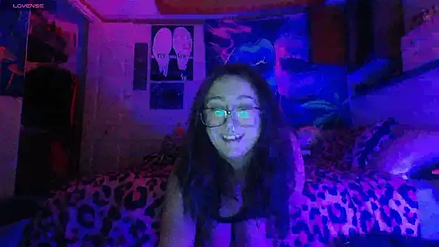 Snapshot of NovaLove2002 chatting on November 12, 2025, 2:48 am NovaLove2002 online show from November 12, 2025, 2:48 am