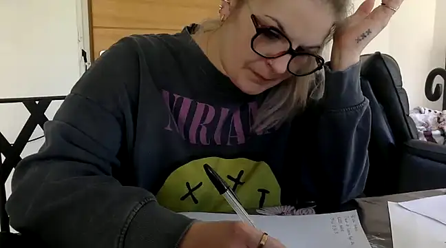 Snapshot of vanillesoumise chatting on March 18, 2025, 8:39 am vanillesoumise online show from March 18, 2025, 8:39 am