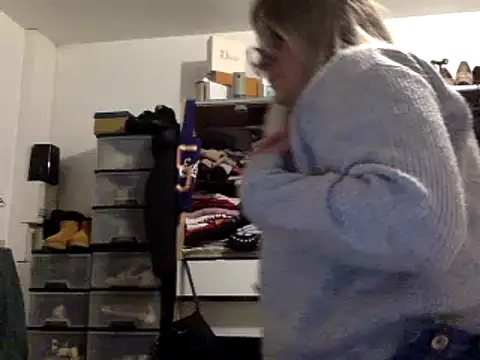 Snapshot of vanillesoumise chatting on January 28, 2025, 8:58 pm vanillesoumise online show from January 28, 2025, 8:58 pm