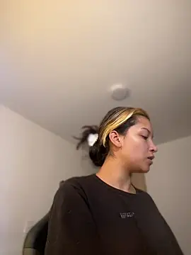 baby lizy online show from December 3, 2025, 8:30 pm