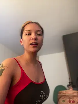 baby lizy online show from November 28, 2025, 2:39 pm