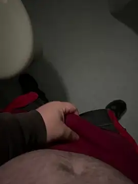 Snapshot of lescoquin2215 chatting on February 16, 2026, 8:24 am lescoquin2215 online show from February 16, 2026, 8:24 am