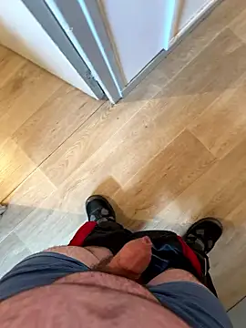 Snapshot of lescoquin2215 chatting on January 13, 2026, 9:13 am lescoquin2215 online show from January 13, 2026, 9:13 am