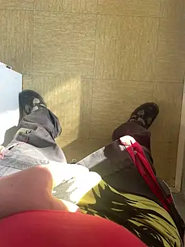 Snapshot of lescoquin2215 chatting on January 29, 2025, 10:05 am lescoquin2215 online show from January 29, 2025, 10:05 am