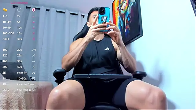 Snapshot of aronvillegas chatting on October 31, 2025, 1:13 am aronvillegas online show from October 31, 2025, 1:13 am