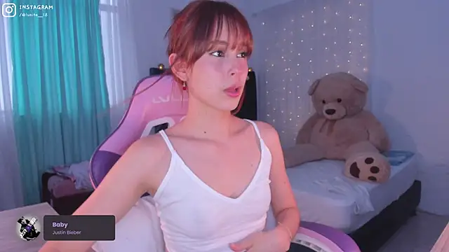 Snapshot of alice_guerin_ chatting on March 8, 2025, 9:29 pm alice guerin online show from March 8, 2025, 9:29 pm