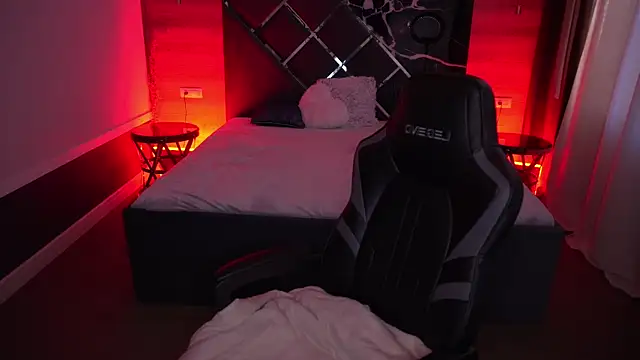 Snapshot of MirandaWong chatting on October 25, 2025, 5:17 am MirandaWong online show from October 25, 2025, 5:17 am