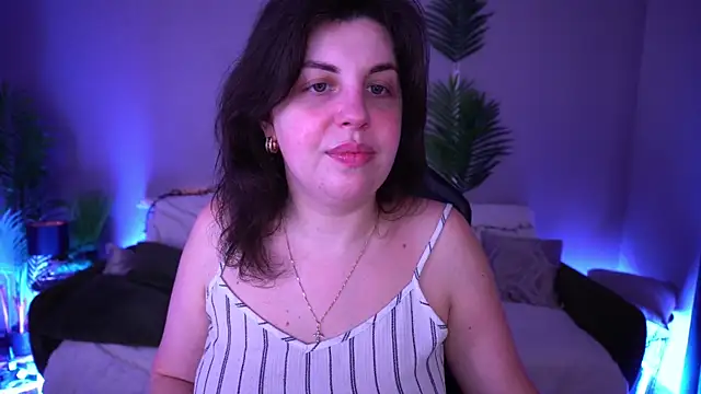 MirandaWong online show from March 28, 2026, 6:03 am