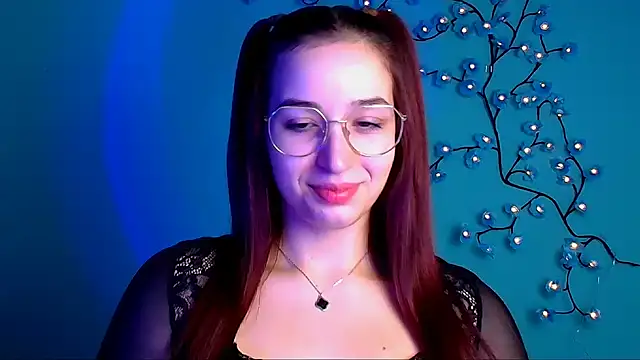 Snapshot of Jessie_Kisss chatting on October 13, 2025, 5:20 am Jessie Kisss online show from October 13, 2025, 5:20 am