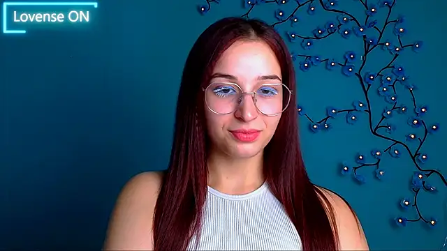 Snapshot of Jessie_Kisss chatting on October 17, 2025, 11:45 am Jessie Kisss online show from October 17, 2025, 11:45 am