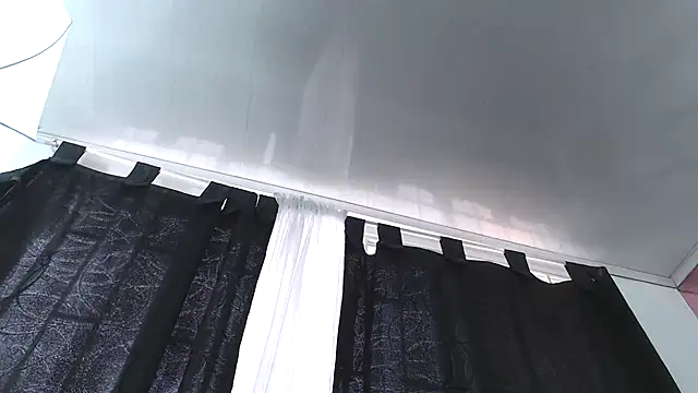 Kitten Hot  online show from November 26, 2025, 8:09 pm