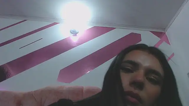 Kitten Hot  online show from October 23, 2025, 4:00 am