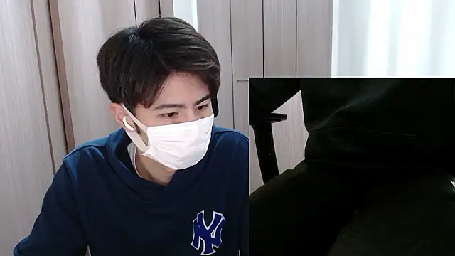 Snapshot of ryota_kkk chatting on December 17, 2025, 10:31 am ryota kkk online show from December 17, 2025, 10:31 am