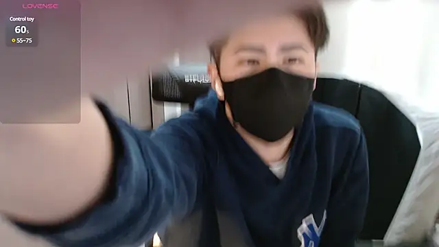 Snapshot of ryota_kkk chatting on March 21, 2025, 2:29 pm ryota kkk online show from March 21, 2025, 2:29 pm