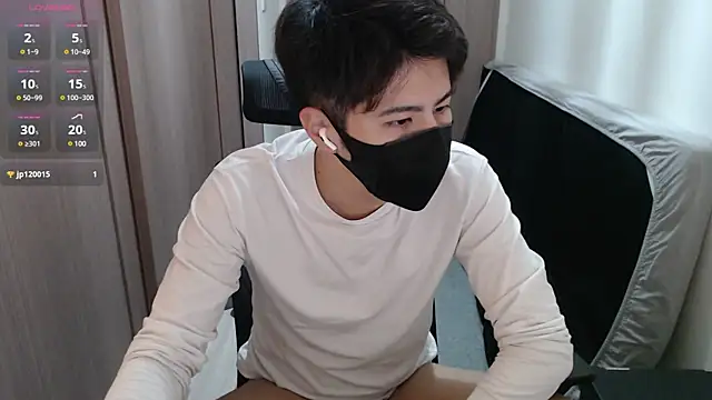 Snapshot of ryota_kkk chatting on December 9, 2024, 2:28 pm ryota kkk online show from December 9, 2024, 2:28 pm