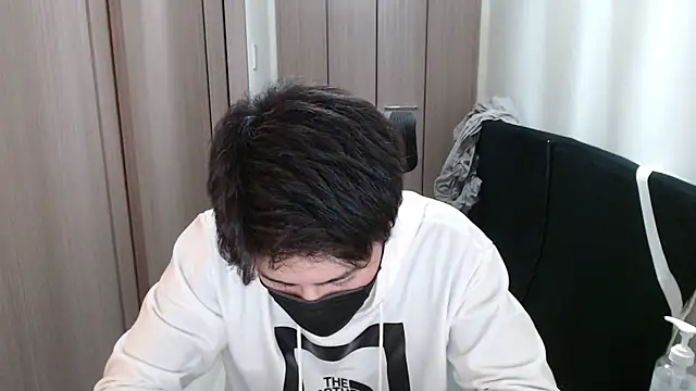 Snapshot of ryota_kkk chatting on December 6, 2024, 3:39 pm ryota kkk online show from December 6, 2024, 3:39 pm