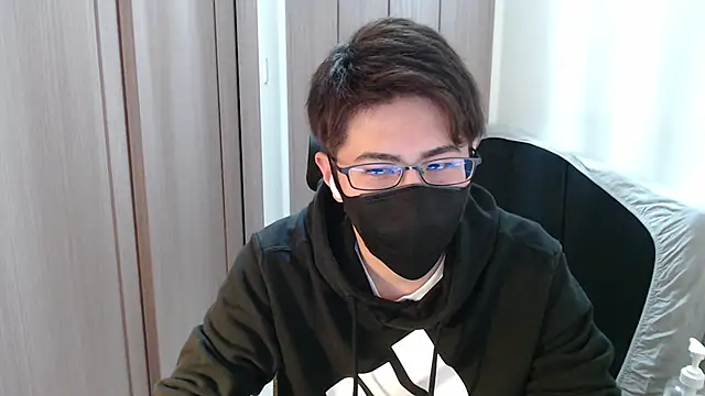 Snapshot of ryota_kkk chatting on January 28, 2025, 1:59 pm ryota kkk online show from January 28, 2025, 1:59 pm