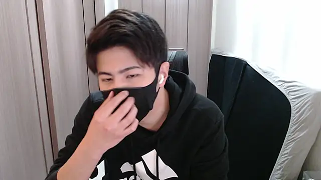 Snapshot of ryota_kkk chatting on December 20, 2024, 12:49 pm ryota kkk online show from December 20, 2024, 12:49 pm