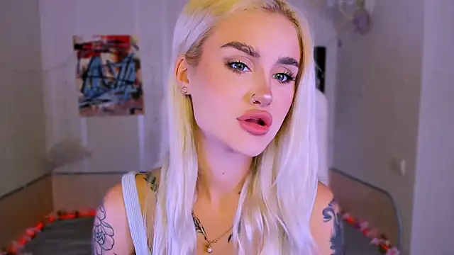 Snapshot of _Ravenaa chatting on November 15, 2025, 1:26 pm Ravenaa online show from November 15, 2025, 1:26 pm