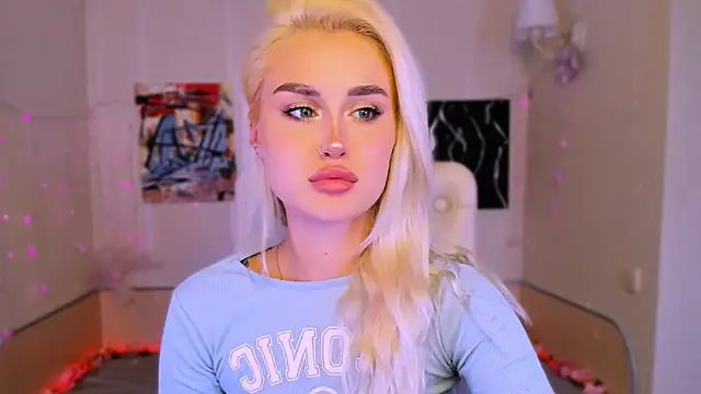 Snapshot of _Ravenaa chatting on October 23, 2025, 1:21 pm Ravenaa online show from October 23, 2025, 1:21 pm