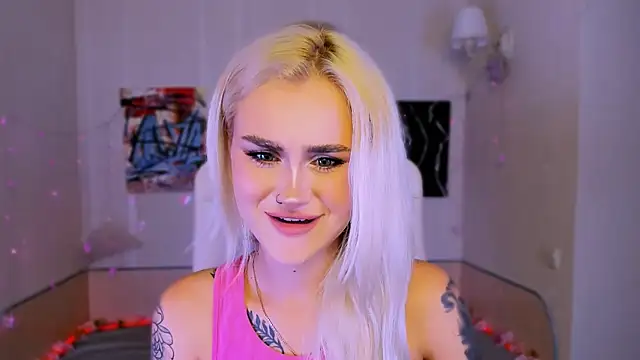 Snapshot of _Ravenaa chatting on November 14, 2025, 1:37 pm Ravenaa online show from November 14, 2025, 1:37 pm