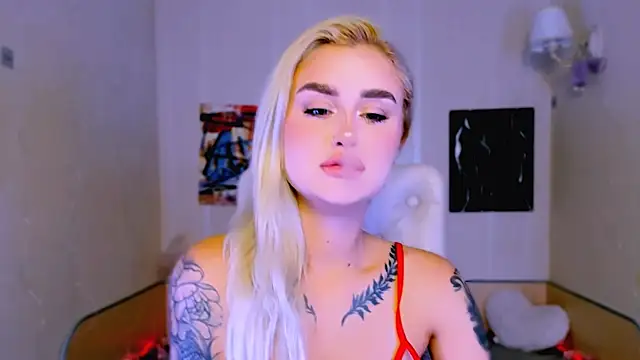 Snapshot of _Ravenaa chatting on December 14, 2025, 1:06 pm Ravenaa online show from December 14, 2025, 1:06 pm