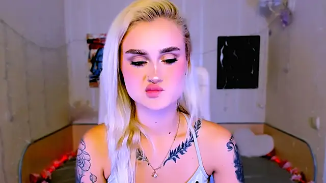 Snapshot of _Ravenaa chatting on November 30, 2025, 4:41 pm Ravenaa online show from November 30, 2025, 4:41 pm